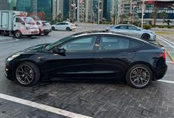 تسلا موديل 3